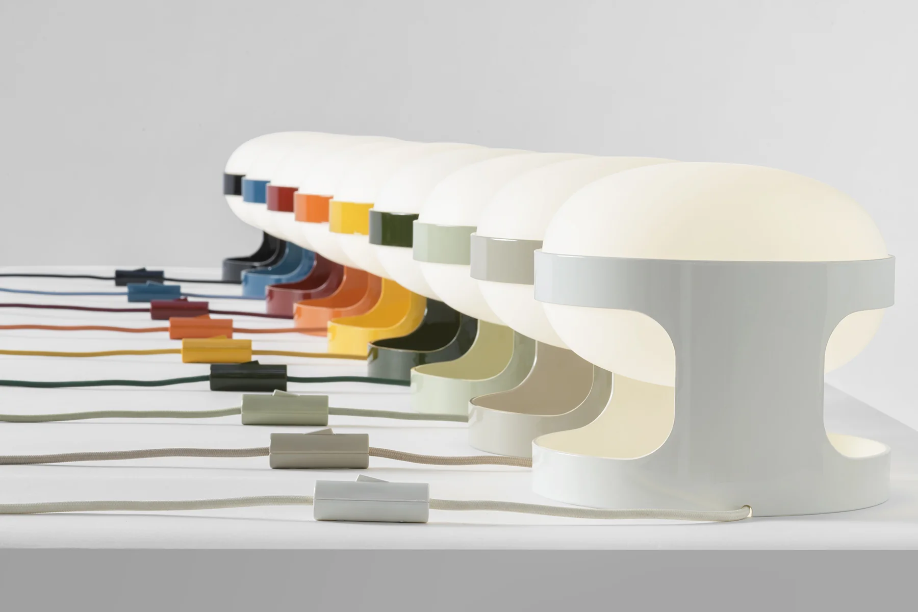 KD28 Table Lamp - Image 10